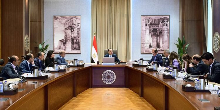 وزير الكهرباء: 9166 ميجاوات قدرات الطاقة المتجددة الحالية.. وخطط لإضافة محطات جديدة حتى عام 2030