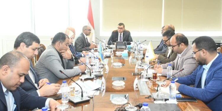 “الإسكان”: توحيد آليات العمل بمنظومة المرافق وتوسيع تركيب العدادات الذكية في المدن الجديدة