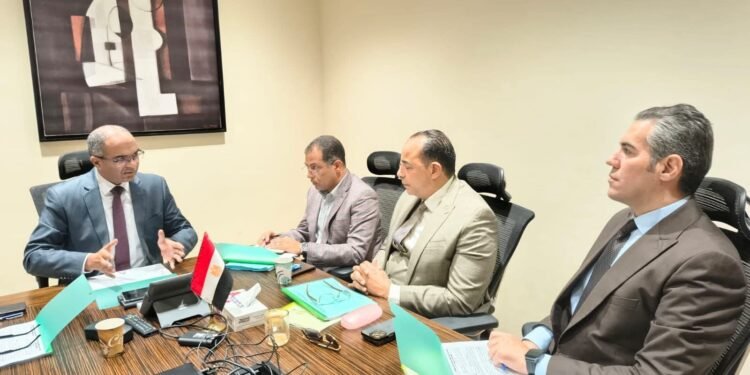 نائب وزير الإسكان يتابع إعداد اللائحة التنفيذية لقانون تنظيم مرفق مياه الشرب والصرف الصحي