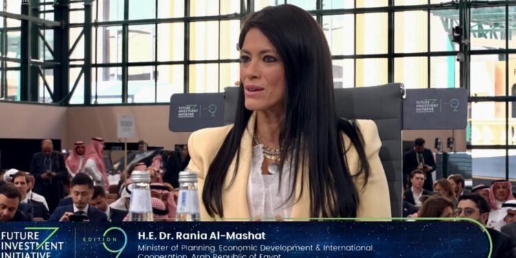 “المشاط”: التوافق بين الحكومات والقطاع الخاص يُمهد الطريق نحو المرونة والاستدامة