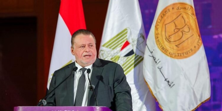 محافظ البنك المركزي يشهد تخريج دفعات جديدة من برنامج “قيادات المستقبل” بالمعهد المصرفي المصري