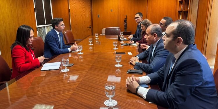 وزير الاستثمار : مصر ماضية نحو ترسيخ موقعها كمركز إقليمي للطيران والتجارة والخدمات اللوجستية