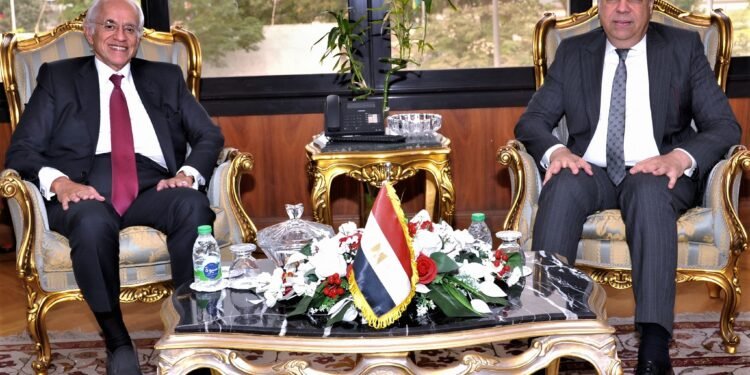 مجموعة كوبيلوزوس: نتطلع لتوسيع استثماراتنا في إدارة المطارات ومشروعات الطاقة المتجددة بمصر