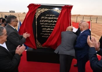 وزير الصناعة يضع حجر الأساس لمصنع “ماك” للسيارات باستثمارات تتجاوز 150 مليون دولار