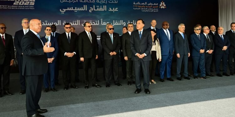 مدبولي: مصر تشهد نهضة غير مسبوقة في التصنيع المحلي والبنية التحتية للنقل