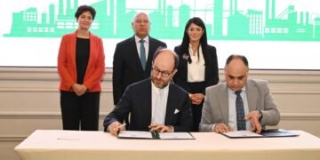 مصر تطلق خطة عاجلة للتحول نحو الصناعة الخضراء وخفض الانبعاثات الكربونية