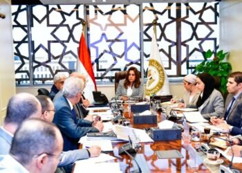 وزيرة البيئة وطلعت مصطفى تبحثان دعم الاستثمار البيئي وتعزيز السياحة في شرم الشيخ