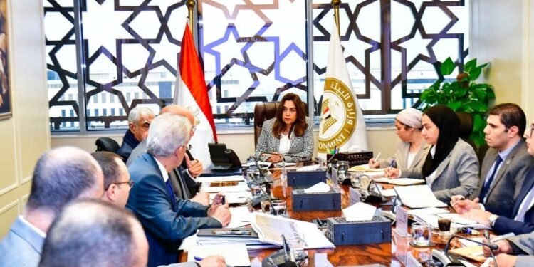 وزيرة البيئة وطلعت مصطفى تبحثان دعم الاستثمار البيئي وتعزيز السياحة في شرم الشيخ