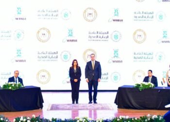 وزيرة التنمية المحلية ووزارة البيئة تشهدان تعزيز الاستدامة البيئية بالقطاع الصحي