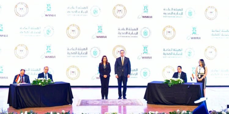 وزيرة التنمية المحلية ووزارة البيئة تشهدان تعزيز الاستدامة البيئية بالقطاع الصحي