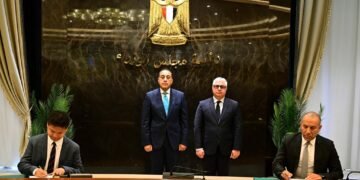 رئيس الوزراء يشهد توقيع عقد مجمع صناعي فوسفاتى باستثمارات مليار دولار في سخنة 360