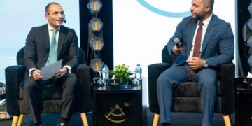 البورصة المصرية تشارك في حوار موسع حول خطط تطوير السوق وتفعيل الآليات الجديدة