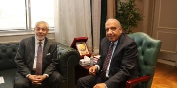 وزير الكهرباء يلتقي AMEA POWER لتعزيز التعاون في الطاقة المتجددة وتخزين 600 ميجاوات ساعة بطاريات