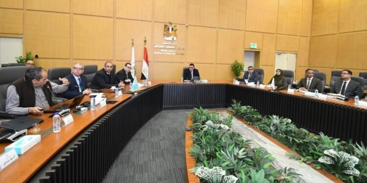 وزير الإسكان يتابع جهود التسويق والتشغيل لوحدات العاصمة الجديدة والعلمين والمنصورة الجديدة