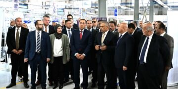 مدبولي يتفقد خطوط إنتاج “ليوني مصر” ببدر ويُعلن تدشين مجمع صناعي جديد يدخل الخدمة 2027