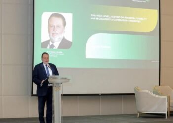 حسن عبد الله يستعرض أولويات الرقابة والإشراف في الاجتماع السنوي للاستقرار المالي بأبوظبي