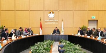 وزير الإسكان يوجه بالإسراع في تقنين أوضاع الأراضي المضافة لبناء مجتمعات عمرانية مخططة