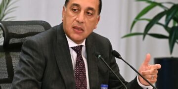 مدبولي يكتب : الدَّيْن بين ذروة الضغوط ومسار التصحيح… وكيف تُعيد الدولة ضبط التمويل