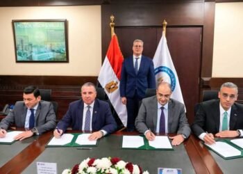 وزير البترول : تمويل  مشترك بـ140 مليون دولار لتنفيذ المرحلة الأولى من مجمع السيليكون المعدني