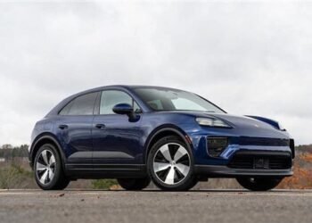 سامسونج تمنح هواتف Galaxy القدرة على فتح وتشغيل سيارات بورش كهربائية