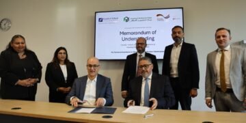 بنك التعمير والإسكان يوقع مذكرة تفاهم مع مدرسة فرانكفورت لتعزيز ريادته في التمويل الأخضر والمستدام