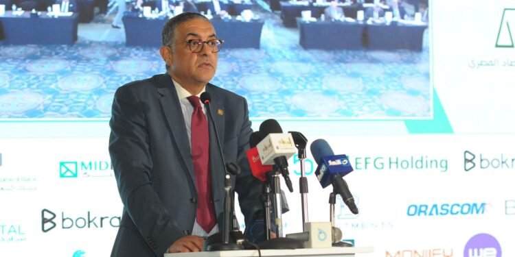حسام هيبة: نستهدف وضع مصر ضمن أفضل 30 دولة في مناخ الاستثمار