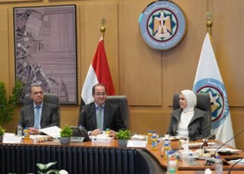 وزير المالية: توسيع القاعدة الاقتصادية والإنتاجية والتصديرية والضريبية والجمركية من خلال تحفيز القطاع الخاص على النمو