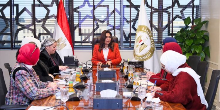 منال عوض توجه بتكثيف المتابعة الميدانية ودعم التحول الرقمي لتحسين الإدارة البيئية