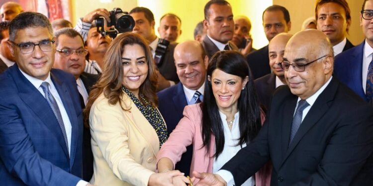 وزارة التخطيط تنهي تطوير 393 مركزًا تكنولوجيًا لخدمة المواطنين بنهاية 2025