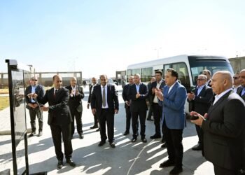 رئيس الوزراء يفتتح أول مصنع في مصر لإنتاج أرضيات SPC بمشروع “كامستون”