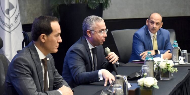 الاستثمار وجهاز تنمية التجارة الداخلية يبحثان حلولًا جذرية لتحديات بيئة الاستثمار