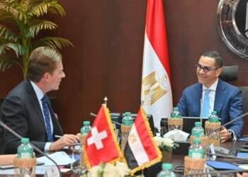 مصر وسويسرا تتفقان على تعميق التعاون التجاري والصناعي خلال لقاء رسمي بالقاهرة