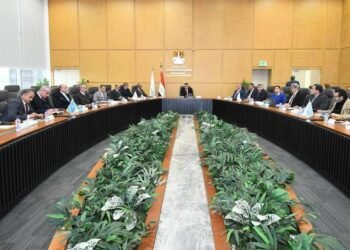 وزير الإسكان يتابع تنفيذ مشروعات المرحلة الأولى لمبادرة “حياة كريمة” في 13 محافظة