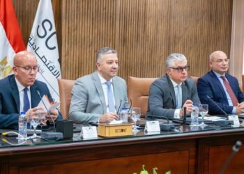 اقتصادية قناة السويس تفتح بوابة جديدة لاستثمارات هونج كونج في صناعة الملابس والمنسوجات