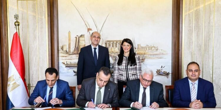 مصر تطلق المرحلة الأولى من المراكز المتنقلة لتسهيل الحصول على صحيفة الحالة الجنائية