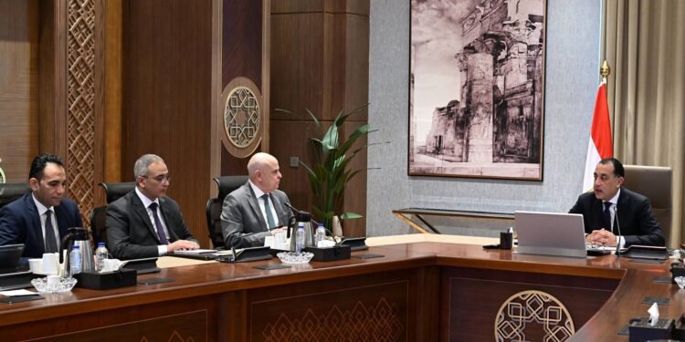 رئيس الوزراء يتابع المرحلة الأولى من “حياة كريمة” ويستعد لإطلاق المرحلة الثانية في 1667 قرية