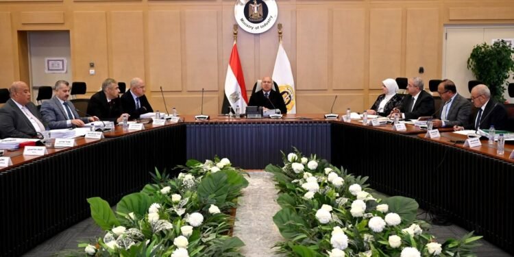 كامل الوزير: إعادة هيكلة مركز تحديث الصناعة وتحديد أولوياته لدعم التنمية الصناعية ورفع تنافسية المنتج المصري