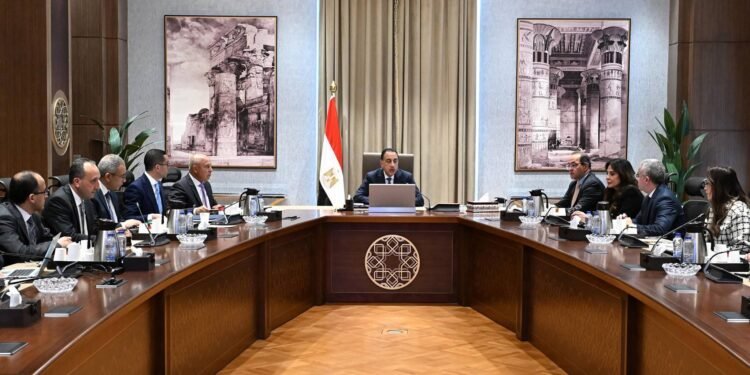 مدبولي : 1237 مشروعًا بالمناطق الحرة باستثمارات 14.3 مليار دولار حتى أكتوبر 2025