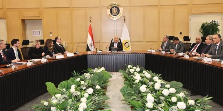 الحكومة تستهدف توطين صناعات السكك الحديدية بالتعاون مع شركات نمساوية