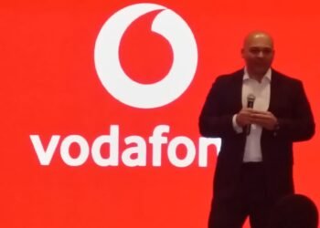 فودافون مصر تخفض الانبعاثات الكربونية لأبراج الشبكات 50% وتستهدف توطين الصناعة