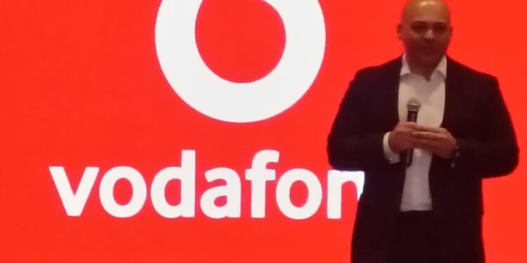 فودافون مصر تخفض الانبعاثات الكربونية لأبراج الشبكات 50% وتستهدف توطين الصناعة