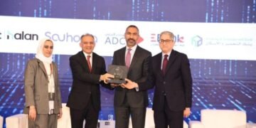 بنك قناة السويس يحصد جائزة النمو والاستدامة ويؤكد ريادته في التحول الرقمي