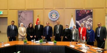 وزير المالية يكرم صاحب أعلى مبادرة مجتمعية تقييمًا في “الإصلاح الضريبي” عبر منصة “حوار”