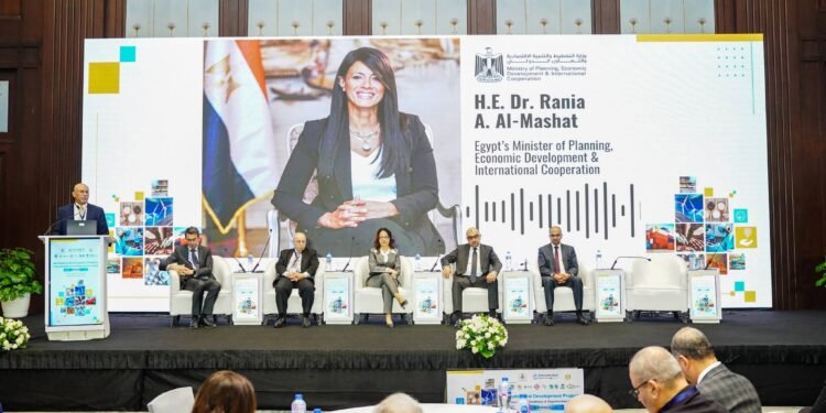 مصر تدفع الشراكة مع بنوك التنمية لتعزيز كفاءة المشتريات بالمشروعات التنموية