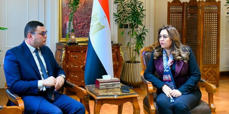 التنمية المحلية والإسكان تناقش تنفيذ منظومة المخلفات الصلبة بالمدن الجديدة وغلق المقالب العشوائية