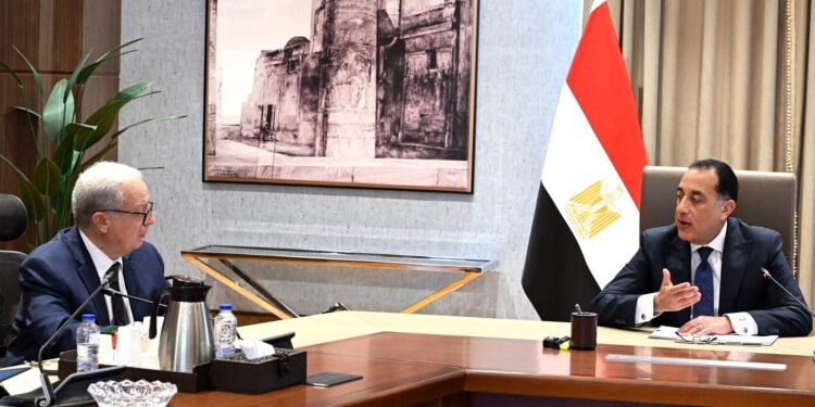 وزير المالية يستعرض مؤشرات المالية العامة وتقدم برنامج التعاون مع صندوق النقد