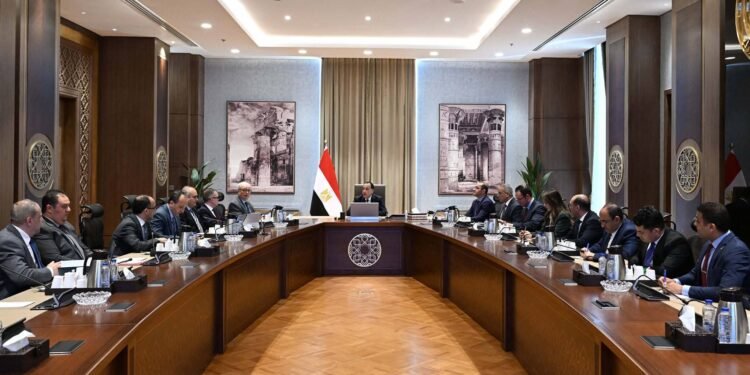 الحكومة تركز على تعميق الشراكة مع مجتمع الأعمال في موازنة 2026–2027