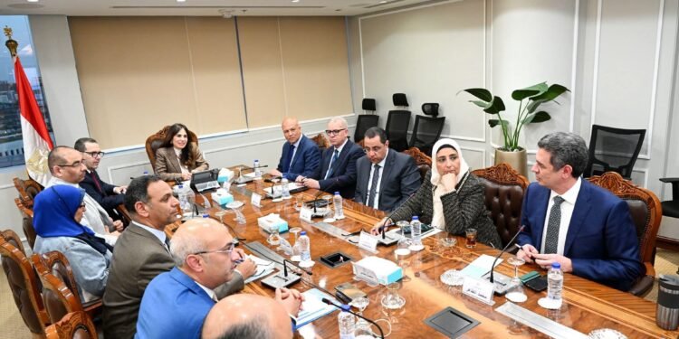 الإسكان تبحث مع الشركة السعودية المصرية للتعمير تعزيز المبيعات ورفع نسب الإشغال