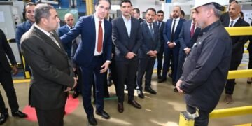 وزير الصناعة يتابع خطوط إنتاج هيتاشي إنرجي وأرما لزيوت الطعام