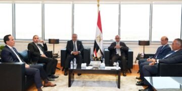 وزير الاستثمار ينسق بين 5 جهات لتفعيل الربط الإلكتروني وتسريع خدمات المستثمرين